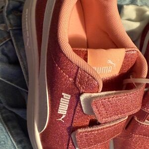 Puma Girls size 1.5